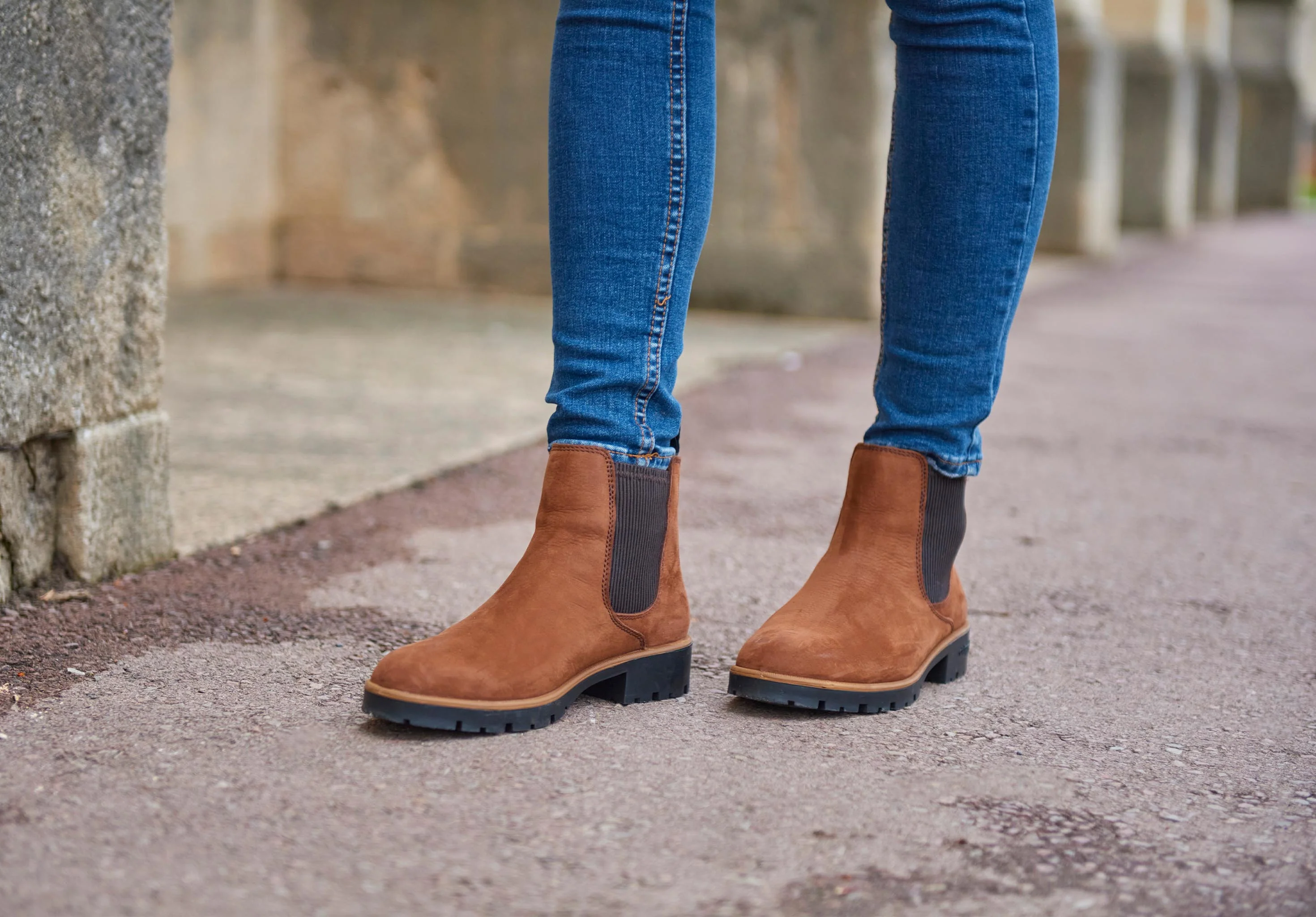 Kilcommon Ladies Insulated Chelsea Boot - Walnut - Image 3